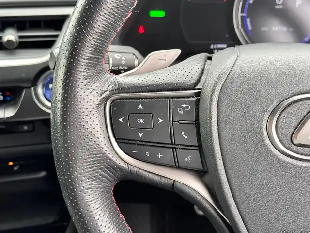 レクサス ＵＸ 250h Fスポーツ 宮城県 2019(平31)年 9.5万km グラファイトブラックガラスフレーク 3眼LEDヘッドランプ/・角型3眼LEDヘッドランプ/・アダプティブハイビームシステム/・ヘッドランプクリーナー/ブラインドスポットモニターセット/・ブラインドスポットモニター/・パーキングサポートブレーキ（後方接近車両）/シルバールーフレール/＝＝＝/Lexus Safety System +/・プリクラッシュセーフティ/・レーントレーシングアシスト/・レーダークルーズコントロール/・先行車発進告知機能/・ロードサインアシスト/パーキングサポートブレーキ（静止物）/純正SDナビ/【CD・DVD・SD・BT・USB・フルセグTV】/バックカメラ/純正ドライブレコーダー/パワーバックドア/ETC/L-tex（合皮）シート/シートヒーター・エアシート/パワーシート/ハンドルヒーター/ステアリングスイッチ/パドルシフト/LEDヘッドライト/LEDフォグ/オートライト/スマートキーX２/カードキー/純正18インチAW/W/サイド/カーテンエアバッグ