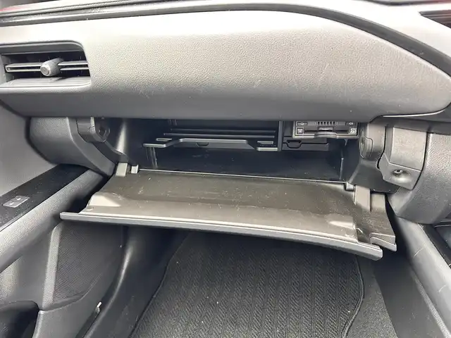 レクサス ＵＸ 250h Fスポーツ 宮城県 2019(平31)年 9.5万km グラファイトブラックガラスフレーク 3眼LEDヘッドランプ/・角型3眼LEDヘッドランプ/・アダプティブハイビームシステム/・ヘッドランプクリーナー/ブラインドスポットモニターセット/・ブラインドスポットモニター/・パーキングサポートブレーキ（後方接近車両）/シルバールーフレール/＝＝＝/Lexus Safety System +/・プリクラッシュセーフティ/・レーントレーシングアシスト/・レーダークルーズコントロール/・先行車発進告知機能/・ロードサインアシスト/パーキングサポートブレーキ（静止物）/純正SDナビ/【CD・DVD・SD・BT・USB・フルセグTV】/バックカメラ/純正ドライブレコーダー/パワーバックドア/ETC/L-tex（合皮）シート/シートヒーター・エアシート/パワーシート/ハンドルヒーター/ステアリングスイッチ/パドルシフト/LEDヘッドライト/LEDフォグ/オートライト/スマートキーX２/カードキー/純正18インチAW/W/サイド/カーテンエアバッグ