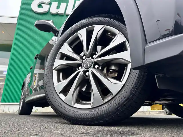 レクサス ＵＸ 250h Fスポーツ 宮城県 2019(平31)年 9.5万km グラファイトブラックガラスフレーク 3眼LEDヘッドランプ/・角型3眼LEDヘッドランプ/・アダプティブハイビームシステム/・ヘッドランプクリーナー/ブラインドスポットモニターセット/・ブラインドスポットモニター/・パーキングサポートブレーキ（後方接近車両）/シルバールーフレール/＝＝＝/Lexus Safety System +/・プリクラッシュセーフティ/・レーントレーシングアシスト/・レーダークルーズコントロール/・先行車発進告知機能/・ロードサインアシスト/パーキングサポートブレーキ（静止物）/純正SDナビ/【CD・DVD・SD・BT・USB・フルセグTV】/バックカメラ/純正ドライブレコーダー/パワーバックドア/ETC/L-tex（合皮）シート/シートヒーター・エアシート/パワーシート/ハンドルヒーター/ステアリングスイッチ/パドルシフト/LEDヘッドライト/LEDフォグ/オートライト/スマートキーX２/カードキー/純正18インチAW/W/サイド/カーテンエアバッグ