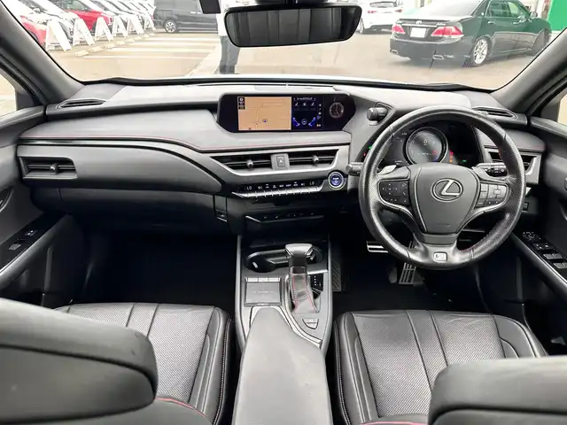 レクサス ＵＸ 250h Fスポーツ 宮城県 2019(平31)年 9.5万km グラファイトブラックガラスフレーク 3眼LEDヘッドランプ/・角型3眼LEDヘッドランプ/・アダプティブハイビームシステム/・ヘッドランプクリーナー/ブラインドスポットモニターセット/・ブラインドスポットモニター/・パーキングサポートブレーキ（後方接近車両）/シルバールーフレール/＝＝＝/Lexus Safety System +/・プリクラッシュセーフティ/・レーントレーシングアシスト/・レーダークルーズコントロール/・先行車発進告知機能/・ロードサインアシスト/パーキングサポートブレーキ（静止物）/純正SDナビ/【CD・DVD・SD・BT・USB・フルセグTV】/バックカメラ/純正ドライブレコーダー/パワーバックドア/ETC/L-tex（合皮）シート/シートヒーター・エアシート/パワーシート/ハンドルヒーター/ステアリングスイッチ/パドルシフト/LEDヘッドライト/LEDフォグ/オートライト/スマートキーX２/カードキー/純正18インチAW/W/サイド/カーテンエアバッグ