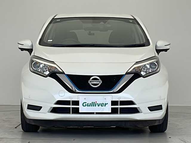 日産 ノート e－パワー X 愛知県 2017(平29)年 2.9万km ブリリアントホワイトパール 衝突軽減システム/純正SDナビ(SDなし）/フルセグ/CD/DVD/Bluetooth/バックカメラ/コーナーセンサー/オートライト/ドライブレコーダー/ETC/ステアリングスイッチ/スマートキー/プッシュスタート