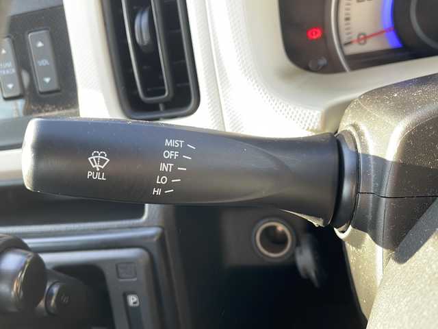 スズキ アルト L 山口県 2016(平28)年 7.2万km スペリアホワイト 純正CDチューナー/　AM/FM/AUX/リモコンキー/前席シートヒーター/アイドリングストップ/横滑り防止装置/ヘッドライトレベライザー/マニュアルエアコン/エネチャージ/純正ホイールキャップ/保証書・取説/スペアキー1本