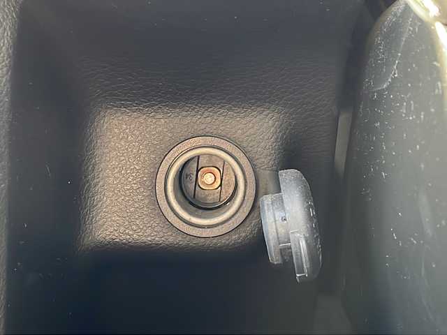 スズキ アルト L 山口県 2016(平28)年 7.2万km スペリアホワイト 純正CDチューナー/　AM/FM/AUX/リモコンキー/前席シートヒーター/アイドリングストップ/横滑り防止装置/ヘッドライトレベライザー/マニュアルエアコン/エネチャージ/純正ホイールキャップ/保証書・取説/スペアキー1本