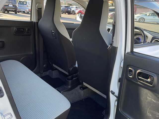 スズキ アルト L 山口県 2016(平28)年 7.2万km スペリアホワイト 純正CDチューナー/　AM/FM/AUX/リモコンキー/前席シートヒーター/アイドリングストップ/横滑り防止装置/ヘッドライトレベライザー/マニュアルエアコン/エネチャージ/純正ホイールキャップ/保証書・取説/スペアキー1本