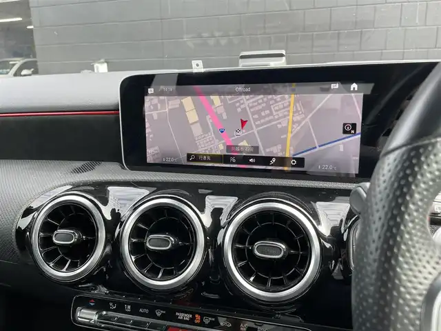 メルセデス・ベンツ Ａ１８０ スタイル AMGライン 埼玉県 2018(平30)年 4.2万km ジュピターレッド AMGライン18インチアルミ/ハーフブラックレザーシート/レッドステッチ/純正ナビテレビ/・MERCEDES me/・フルセグテレビ/アクティブレーンキープ/アクティブステアリング/ブラインドスポット/パークトロニック/パドルシフト/オートライト/ETC車載機/キーレスゴー/ドライブレコーダー（前後）