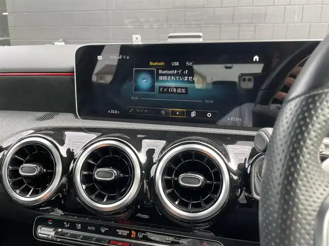 メルセデス・ベンツ Ａ１８０ スタイル AMGライン 埼玉県 2018(平30)年 4.2万km ジュピターレッド AMGライン18インチアルミ/ハーフブラックレザーシート/レッドステッチ/純正ナビテレビ/・MERCEDES me/・フルセグテレビ/アクティブレーンキープ/アクティブステアリング/ブラインドスポット/パークトロニック/パドルシフト/オートライト/ETC車載機/キーレスゴー/ドライブレコーダー（前後）