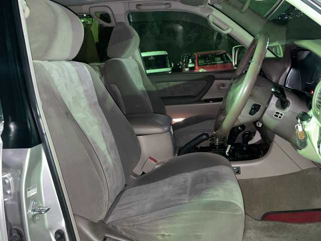 トヨタ ランドクルーザー VX－LTD 京都府 1999(平11)年 10.3万km ウォームシルバーM メーカーOPナビ/・CD/AM/FM/カセット/ETC/サンルーフ/ルーフレール/電格ミラー/サマータイヤアルミホイール付き4セット車載/純正フロアマット/純正ドアバイザー