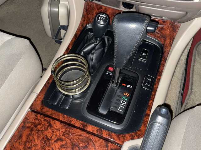 トヨタ ランドクルーザー VX－LTD 京都府 1999(平11)年 10.3万km ウォームシルバーM メーカーOPナビ/・CD/AM/FM/カセット/ETC/サンルーフ/ルーフレール/電格ミラー/サマータイヤアルミホイール付き4セット車載/純正フロアマット/純正ドアバイザー