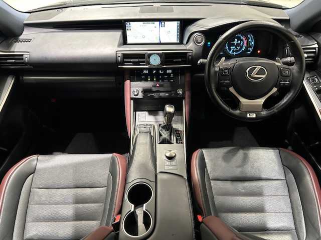 レクサス ＩＳ 300 Fスポーツ 宮城県 2018(平30)年 5.4万km グラファイトブラックガラスフレーク レクサスセーフティーシステム＋/・プリクラッシュセーフティシステム/・レーンディパーチャーアラート＆キーピングアシスト/・レーダークルーズコントロール/・オートマチックハイビーム/・プロアクティブドライビングアシスト/・発進遅れ告知機能/・ロードサインアシスト/・ブラインドスポットモニター/・レーンキープアシスト/純正ナビ/・フルセグTV/Bluetooth/CD/DVD/AUX/・バックカメラ/・純正ビルドインETC2.0/・ドライブレコーダー/アイドリングストップ/革巻きステアリング/・ステアリングスイッチ/・パドルシフト/・ステアリングヒーター/レザーシート/・パワーシート（運転席＋助手席）/・エアシート（運転席＋助手席）/・シートヒーター（運転席＋助手席）/・シートメモリー（運転席）/プッシュスタート/・スマートキー/・スペアキー1本/LEDヘッドライト/・オートライト/純正18インチアルミホイール/純正フロアマット