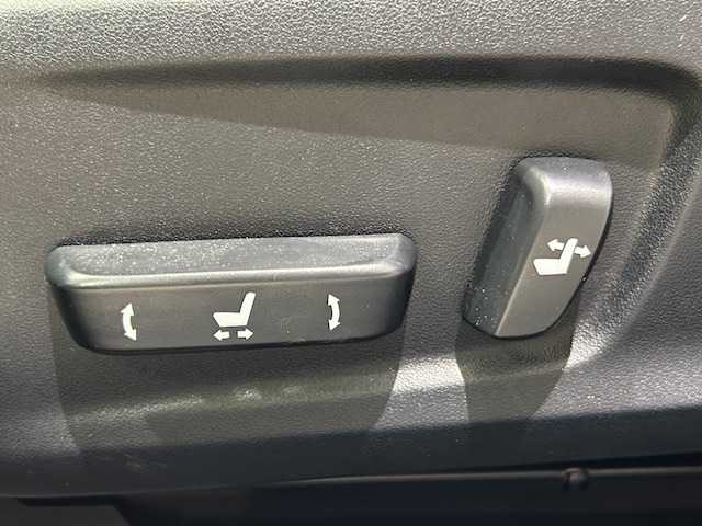 レクサス ＩＳ 300 Fスポーツ 宮城県 2018(平30)年 5.4万km グラファイトブラックガラスフレーク レクサスセーフティーシステム＋/・プリクラッシュセーフティシステム/・レーンディパーチャーアラート＆キーピングアシスト/・レーダークルーズコントロール/・オートマチックハイビーム/・プロアクティブドライビングアシスト/・発進遅れ告知機能/・ロードサインアシスト/・ブラインドスポットモニター/・レーンキープアシスト/純正ナビ/・フルセグTV/Bluetooth/CD/DVD/AUX/・バックカメラ/・純正ビルドインETC2.0/・ドライブレコーダー/アイドリングストップ/革巻きステアリング/・ステアリングスイッチ/・パドルシフト/・ステアリングヒーター/レザーシート/・パワーシート（運転席＋助手席）/・エアシート（運転席＋助手席）/・シートヒーター（運転席＋助手席）/・シートメモリー（運転席）/プッシュスタート/・スマートキー/・スペアキー1本/LEDヘッドライト/・オートライト/純正18インチアルミホイール/純正フロアマット