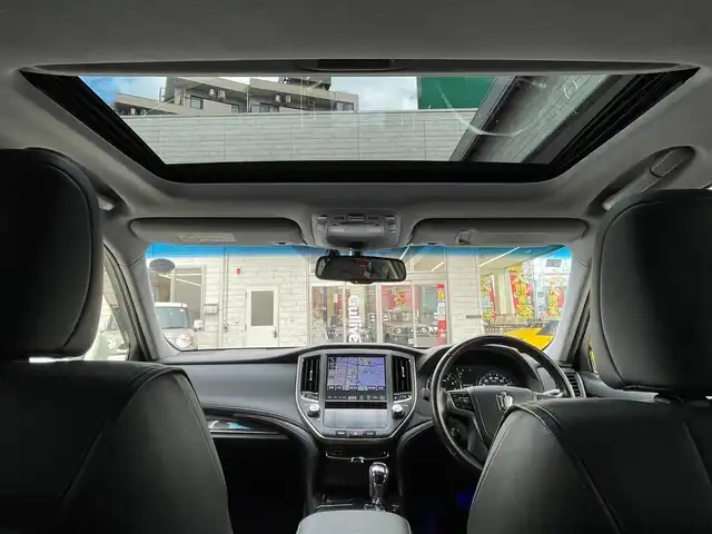 トヨタ クラウン アスリート S 東京都 2015(平27)年 6.8万km ホワイトパールクリスタルシャイン 純正HDDナビ/フルセグTV Bluetooth AM・FM/ムーンルーフ/黒革シート/パワーシート(前席)/シートヒーター/エアーシート/スーパーライブサウンドシステム/クルーズコントロール/左右独立温度調整エアコン(AAC)/エアコン吹き出し口スイング機能/SRSエアバッグ(前席）/スマートエントリー/スタートシステム/スペアキー/保証書＆取扱説明書