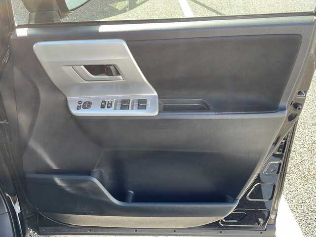 トヨタ ヴォクシー ZS 島根県 2013(平25)年 6.7万km ブラック ALPINE8インチSDナビゲーション(VIE-X008)/フルセグ BT SD CD DVD/バックカメラ/パドルシフト/パワーバックドア/両側パワースライドドア/ビルトインETC/HIDヘッドライト/フォグライト