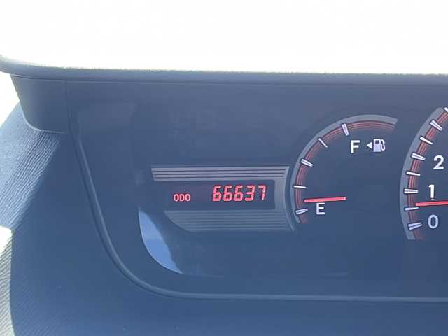 トヨタ ヴォクシー ZS 島根県 2013(平25)年 6.7万km ブラック ALPINE8インチSDナビゲーション(VIE-X008)/フルセグ BT SD CD DVD/バックカメラ/パドルシフト/パワーバックドア/両側パワースライドドア/ビルトインETC/HIDヘッドライト/フォグライト