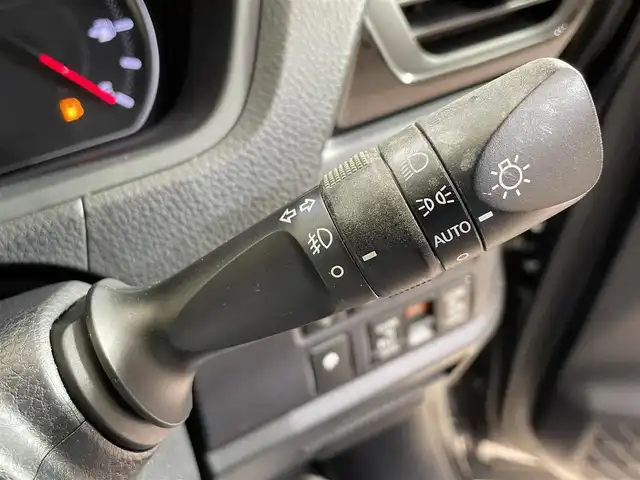 トヨタ ヴォクシー ZS 煌Ⅱ 岩手県 2017(平29)年 9.5万km ブラック ４WD/MTモード付AT/両側パワースライドドア/ETC2.0/プリクラッシュセーフティ/レーンアシスト/バックカメラ/アイドリングストップ/先行車発進告知機能/オールオートパワーウィンドウ/純正９インチナビ/フルセグTV/3列シート/電動格納ドアミラー/純正16インチアルミホイール/純正LEDヘッドライト/純正フロアマット/ステアリングスイッチ/スマートキー、プッシュスタート