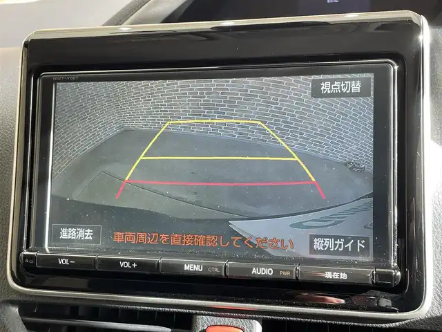 トヨタ ヴォクシー ZS 煌Ⅱ 岩手県 2017(平29)年 9.5万km ブラック ４WD/MTモード付AT/両側パワースライドドア/ETC2.0/プリクラッシュセーフティ/レーンアシスト/バックカメラ/アイドリングストップ/先行車発進告知機能/オールオートパワーウィンドウ/純正９インチナビ/フルセグTV/3列シート/電動格納ドアミラー/純正16インチアルミホイール/純正LEDヘッドライト/純正フロアマット/ステアリングスイッチ/スマートキー、プッシュスタート