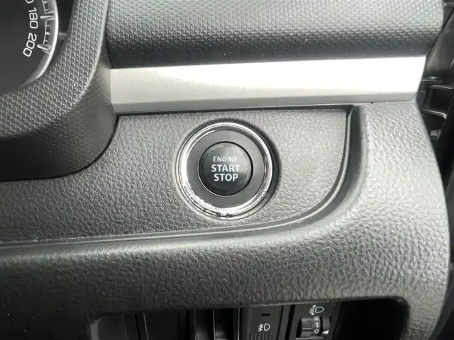 スズキ スイフト RS 宮崎県 2012(平24)年 8.7万km プレミアムシルバーメタリック 社外SDナビ（AVIC－MRZ09）/　AM FM CD DVD TV BT/ETC車載器/フォグランプ/純正エアロ/プッシュスタート/スマートキー/電動格納ミラー/ウィンカーミラー