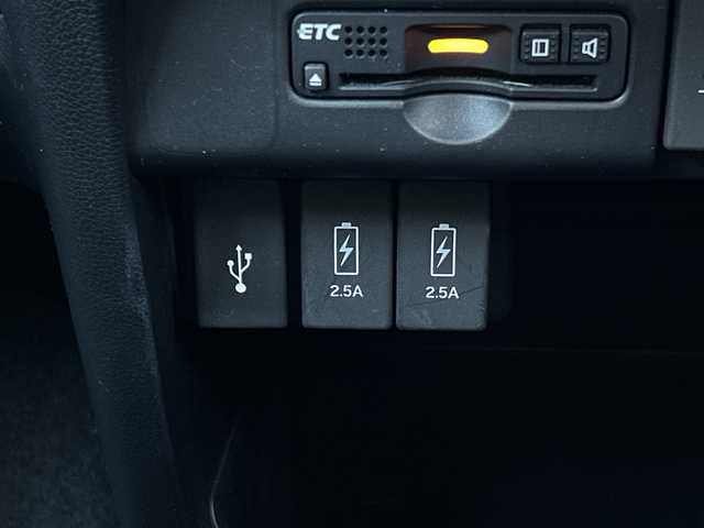 ホンダ Ｎ ＷＧＮ カスタム G Lパッケージ 千葉県 2017(平29)年 12.1万km プレミアムホワイトパールⅡ ナビＶＸＭ－１７４ＶＦＸｉ　ビルトインＥＴＣ　バックカメラ　フルセグテレビ　ＳＤ／ＤＶＤ／ＣＤ再生　Ｂｌｕｅｔｏｏｔｈ接続　電動格納ウインカーミラー　純正フロアマット　純正14インチアルミホイール