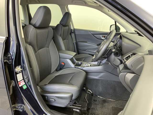 スバル フォレスター ハイブリッド アドバンス 新潟県 2019(令1)年 6.7万km ダークブルーパール アイサイト/　・衝突軽減ブレーキ/　・レーダークルーズコントロール/　・レーンキープアシスト/　・ブラインドスポットモニター/社外ナビ/　・フルセグTV/　・Bluetooth/　・DVD再生機能/バック/サイドカメラ/ETC/ドライブレコーダー/ハーフレザーシート/全席シートヒーター/前席パワーシート/オートライト/オートハイビーム/LEDヘッドライト/プッシュスタート/オートブレーキホールド/パドルシフト/電動格納ミラー/ウィンカーミラー/ミラーヒーター/純正フロアマット