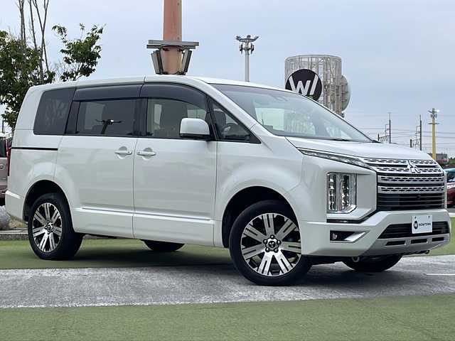 三菱 デリカＤ：５ G パワーパッケージ 千葉県 2019(令1)年 5.8万km ウォームホワイトパール e-Assist/・衝突被害軽減ブレーキシステム（FCM）/・車線逸脱警報システム（LDW）/・レーダークルーズコントロールシステム（ACC）/・誤発進抑制機能（前進＆後退時）（UMS）/・オートマチックハイビーム[AHB]/エレクトリックテールゲート/両側パワースライドドア/運転席パワーシート/前席シートヒーター/社外メモリーナビ/地デジTV/【BD/DVD/CD再生機能　Bluetooth接続】/マルチアラウンドモニター/ドライブレコーダー（前後撮影）/LEDヘッドライト/フォグライト/ウインカーミラー/革巻きステアリング/ステアリングスイッチ/パドルシフト/純正18インチアルミホイル/サイド/カーテンエアバッグ/キーレスオペレーションシステム
