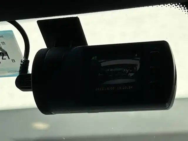 メルセデス・ベンツ Ｃ２００ アバンギャルド AMGライン 兵庫県 2016(平28)年 9.9万km ポーラホワイト ワンオーナー/純正HDDナビ/ワンセグテレビ/バックカメラ/アイドリングストップ/クルーズコントロール/プッシュスタート/センターコンソール/パドルシフト/パワーバックドア/純正ルフロアマット/前後コーナーセンサー/スマートキー/電動格納ミラー/純正アルミ18インチ