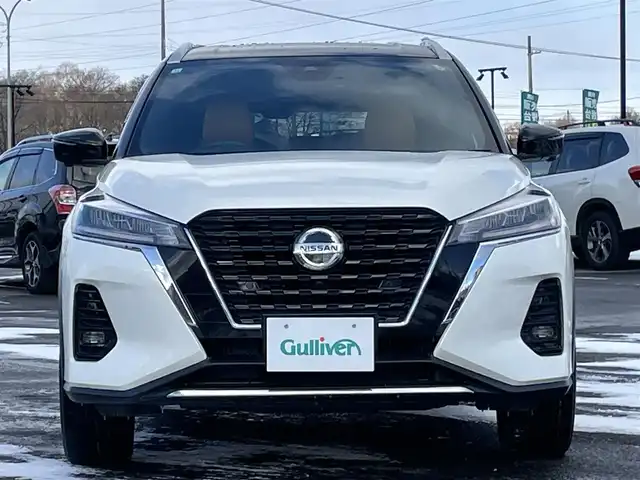 日産 キックス X ツートーンインテリアED 道央・札幌 2020(令2)年 6.9万km ブリリアントホワイトパール/ピュアブラック 2トーン 純正メーカーナビ/CD/DVD/BT/フルセグ/エマージェンシーブレーキ/横滑り防止装置/レーダークルーズコントロール/レーンキープアシスト/パーキングアシスト/バックカメラ/サイドカメラ/フロントカメラ/全方位カメラ/アラウンドビューモニター/ビルトインETC/ドライブレコーダー/EVMODE/DRAIVEMODE/前席シートヒーター/レザーシート/革巻きステアリング/ステアリングリモコン/電動パーキング/オートブレーキホールド/プッシュスタート/スマートキー/LEDヘッドライト/オートライト/フォグランプ/電動格納ミラー/ウィンカーミラー/純正フロアマット/ドアバイザー/ハンドルヒーター/純正AW付夏タイヤ積込/205/55/R17/2025年/山9mm