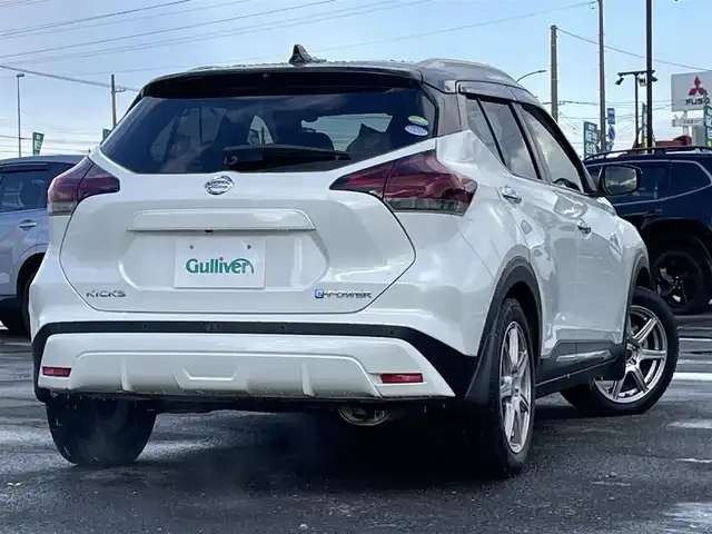 日産 キックス X ツートーンインテリアED 道央・札幌 2020(令2)年 6.9万km ブリリアントホワイトパール/ピュアブラック 2トーン 純正メーカーナビ/CD/DVD/BT/フルセグ/エマージェンシーブレーキ/横滑り防止装置/レーダークルーズコントロール/レーンキープアシスト/パーキングアシスト/バックカメラ/サイドカメラ/フロントカメラ/全方位カメラ/アラウンドビューモニター/ビルトインETC/ドライブレコーダー/EVMODE/DRAIVEMODE/前席シートヒーター/レザーシート/革巻きステアリング/ステアリングリモコン/電動パーキング/オートブレーキホールド/プッシュスタート/スマートキー/LEDヘッドライト/オートライト/フォグランプ/電動格納ミラー/ウィンカーミラー/純正フロアマット/ドアバイザー/ハンドルヒーター/純正AW付夏タイヤ積込/205/55/R17/2025年/山9mm