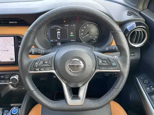 日産 キックス X ツートーンインテリアED 道央・札幌 2020(令2)年 6.9万km ブリリアントホワイトパール/ピュアブラック 2トーン 純正メーカーナビ/CD/DVD/BT/フルセグ/エマージェンシーブレーキ/横滑り防止装置/レーダークルーズコントロール/レーンキープアシスト/パーキングアシスト/バックカメラ/サイドカメラ/フロントカメラ/全方位カメラ/アラウンドビューモニター/ビルトインETC/ドライブレコーダー/EVMODE/DRAIVEMODE/前席シートヒーター/レザーシート/革巻きステアリング/ステアリングリモコン/電動パーキング/オートブレーキホールド/プッシュスタート/スマートキー/LEDヘッドライト/オートライト/フォグランプ/電動格納ミラー/ウィンカーミラー/純正フロアマット/ドアバイザー/ハンドルヒーター/純正AW付夏タイヤ積込/205/55/R17/2025年/山9mm