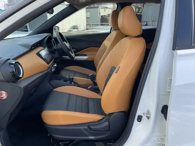 日産 キックス X ツートーンインテリアED 道央・札幌 2020(令2)年 6.9万km ブリリアントホワイトパール/ピュアブラック 2トーン 純正メーカーナビ/CD/DVD/BT/フルセグ/エマージェンシーブレーキ/横滑り防止装置/レーダークルーズコントロール/レーンキープアシスト/パーキングアシスト/バックカメラ/サイドカメラ/フロントカメラ/全方位カメラ/アラウンドビューモニター/ビルトインETC/ドライブレコーダー/EVMODE/DRAIVEMODE/前席シートヒーター/レザーシート/革巻きステアリング/ステアリングリモコン/電動パーキング/オートブレーキホールド/プッシュスタート/スマートキー/LEDヘッドライト/オートライト/フォグランプ/電動格納ミラー/ウィンカーミラー/純正フロアマット/ドアバイザー/ハンドルヒーター/純正AW付夏タイヤ積込/205/55/R17/2025年/山9mm