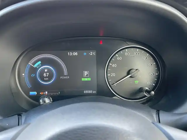 日産 キックス X ツートーンインテリアED 道央・札幌 2020(令2)年 6.9万km ブリリアントホワイトパール/ピュアブラック 2トーン 純正メーカーナビ/CD/DVD/BT/フルセグ/エマージェンシーブレーキ/横滑り防止装置/レーダークルーズコントロール/レーンキープアシスト/パーキングアシスト/バックカメラ/サイドカメラ/フロントカメラ/全方位カメラ/アラウンドビューモニター/ビルトインETC/ドライブレコーダー/EVMODE/DRAIVEMODE/前席シートヒーター/レザーシート/革巻きステアリング/ステアリングリモコン/電動パーキング/オートブレーキホールド/プッシュスタート/スマートキー/LEDヘッドライト/オートライト/フォグランプ/電動格納ミラー/ウィンカーミラー/純正フロアマット/ドアバイザー/ハンドルヒーター/純正AW付夏タイヤ積込/205/55/R17/2025年/山9mm