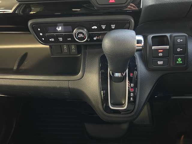 ホンダ Ｎ ＢＯＸ カスタム L 東京都 2022(令4)年 0.9万km プラチナホワイトパール ホンダセンシング/社外SDナビTV/パワースライドドア（助手席）/シートヒーター（前席）/LEDヘッドランプ/オートライト/ウレタン製ステアリングホイール/ステアリングスイッチ/ドライブレコーダー（前後）/衝突軽減ブレーキ/誤発信抑制機能/後方誤発信抑制機能/歩行者事故低減ステアリング/アダクティブクルーズコントロール/オートハイビーム/標識認識機能/路外逸脱抑制機能/ETC/ハーフシェイドフロントウィンドウ/ロールサンシェイド（後席左右）/ベンチシート（後席）/ISOFIX（後席）/チップアップシート/プラズマクラスター付オートエアコン/ドアバイザー/プッシュスタート/電動格納ドアミラー/スペアキー/保証書＆取扱説明書