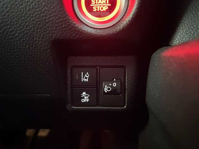 ホンダ Ｎ ＢＯＸ カスタム L 東京都 2022(令4)年 0.9万km プラチナホワイトパール ホンダセンシング/社外SDナビTV/パワースライドドア（助手席）/シートヒーター（前席）/LEDヘッドランプ/オートライト/ウレタン製ステアリングホイール/ステアリングスイッチ/ドライブレコーダー（前後）/衝突軽減ブレーキ/誤発信抑制機能/後方誤発信抑制機能/歩行者事故低減ステアリング/アダクティブクルーズコントロール/オートハイビーム/標識認識機能/路外逸脱抑制機能/ETC/ハーフシェイドフロントウィンドウ/ロールサンシェイド（後席左右）/ベンチシート（後席）/ISOFIX（後席）/チップアップシート/プラズマクラスター付オートエアコン/ドアバイザー/プッシュスタート/電動格納ドアミラー/スペアキー/保証書＆取扱説明書