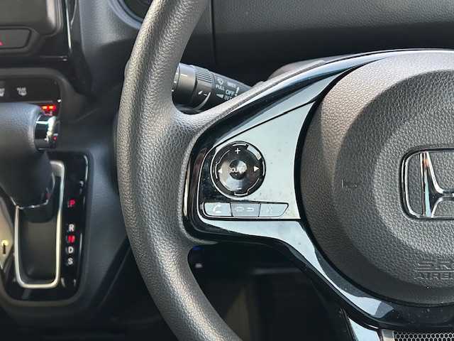 ホンダ Ｎ ＢＯＸ カスタム L 東京都 2022(令4)年 0.9万km プラチナホワイトパール ホンダセンシング/社外SDナビTV/パワースライドドア（助手席）/シートヒーター（前席）/LEDヘッドランプ/オートライト/ウレタン製ステアリングホイール/ステアリングスイッチ/ドライブレコーダー（前後）/衝突軽減ブレーキ/誤発信抑制機能/後方誤発信抑制機能/歩行者事故低減ステアリング/アダクティブクルーズコントロール/オートハイビーム/標識認識機能/路外逸脱抑制機能/ETC/ハーフシェイドフロントウィンドウ/ロールサンシェイド（後席左右）/ベンチシート（後席）/ISOFIX（後席）/チップアップシート/プラズマクラスター付オートエアコン/ドアバイザー/プッシュスタート/電動格納ドアミラー/スペアキー/保証書＆取扱説明書