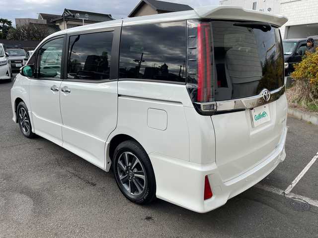 トヨタ ノア Si ダブルバイビーⅢ 神奈川県 2021(令3)年 3.7万km パール