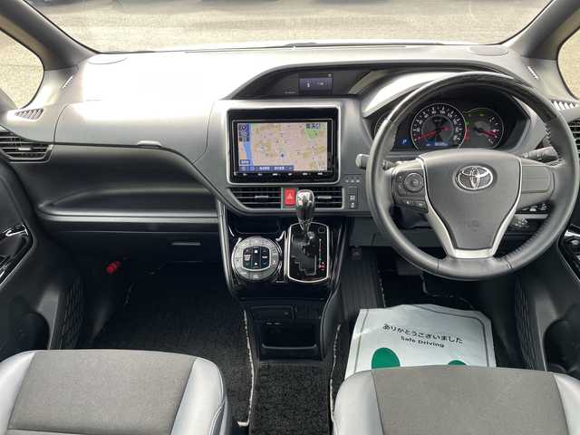 トヨタ ノア Si ダブルバイビーⅢ 神奈川県 2021(令3)年 3.7万km パール