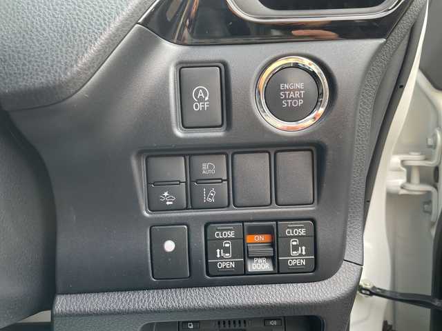 トヨタ ノア Si ダブルバイビーⅢ 神奈川県 2021(令3)年 3.7万km パール