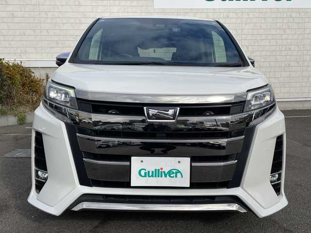 トヨタ ノア Si ダブルバイビーⅢ 神奈川県 2021(令3)年 3.7万km パール