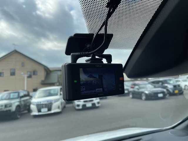 トヨタ ノア Si ダブルバイビーⅢ 神奈川県 2021(令3)年 3.7万km パール