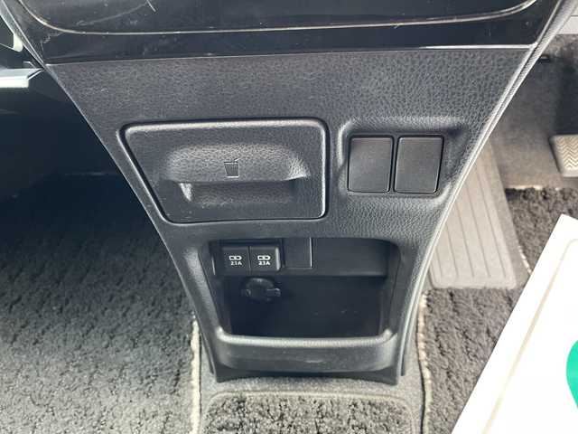 トヨタ ノア Si ダブルバイビーⅢ 神奈川県 2021(令3)年 3.7万km パール