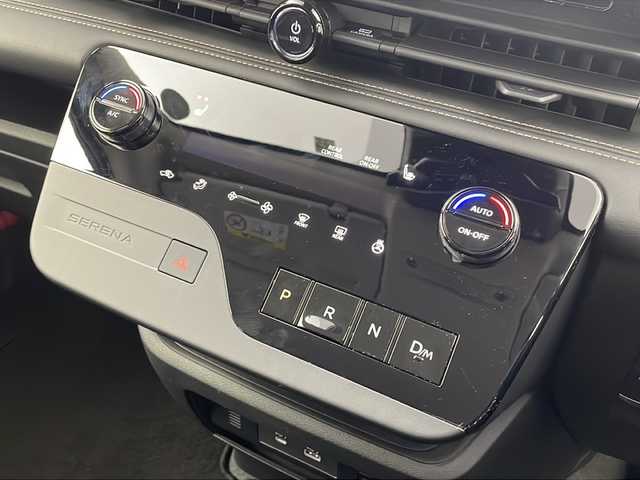 日産 セレナ ハイウェイスター V 栃木県 2022(令4)年 0.8万km 青Ⅱ ディーラーオプションナビ/ 【AM/FM/USB/BT//　　　　Android Auto/Apple AarPlay/フルセグTV】/全方位カメラ/プロパイロット/インテリジェントクルーズコントロール/ブラインドスポットモニター/両側パワースライドドア/前席シートヒーター/ステアリングヒーター/LEDヘッドライト/オートハイビーム/デジタルインナーミラー/電動パーキングブレーキ/オートブレーキホールド/アイドリングストップ/横滑り防止装置/ETC2.0/純正フロアマット