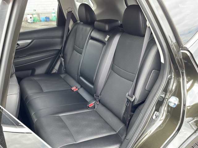 日産 エクストレイル 20X ブラック エクストリーマーX 道東・釧路十勝 2015(平27)年 4.9万km チタニウムカーキ 4WD/純正ナビ　MC314D-W/　(AM/FM/CD/DVD/BT)/ビルトインETC/バックカメラ/シートヒーター/純正17インチAW/純正フロアマット/ルーフレール/ドアバイザー/アイドリングストップ/ダウンヒルアシスト/2WD⇔4WD切替/オートライト/フォグランプ/盗難防止装置/ABS/横滑り防止装置