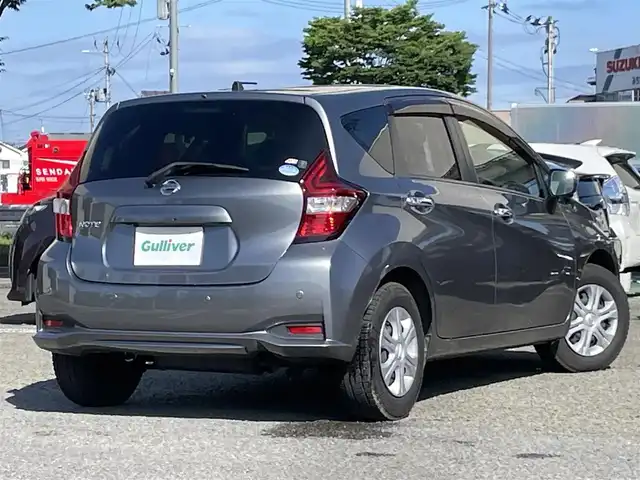 日産 ノート X FOUR スマートセーフティED 宮城県 2018(平30)年 4.6万km ダークメタルグレー 純正ディーラーナビ/TV(フルセグ)/FM・AM/CD・DVD/Bluetooth/USB/SD/ipod/デジタルインナーミラー/エンジンスターター/純正フロアマット/ETC/プッシュスタート/社外サマーアルミホイール14インチ車内積込/インテリジェントエマージェンシーブレーキ/レーンアシスト/2駆切替/横滑り防止/アラウンドビューモニター/純正ホイールカバースタットレスタイヤ装着