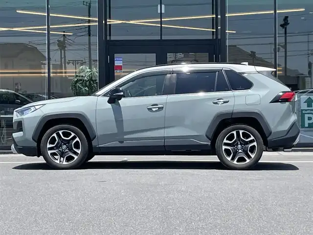 トヨタ ＲＡＶ４ アドベンチャー 茨城県 2020(令2)年 3.5万km アッシュグレーメタリック/アーバンカーキ 社外ナビ/【iPod・USB・SD・ＣＤ・ＤＶＤ・ＴＶ・ラジオ・ＢＴ・ＨＤＭＩ】/パワーシート/シートヒーター/エアシート/ステアリングヒーター/ダウンヒルアシストコントロール/レーダークルコン/ETC/Bカメラ/ルーフレール/前後コーナーセンサー/100V電源/ブレーキホールド/MTモード付AT/BSM/オートライト/Fフォグ