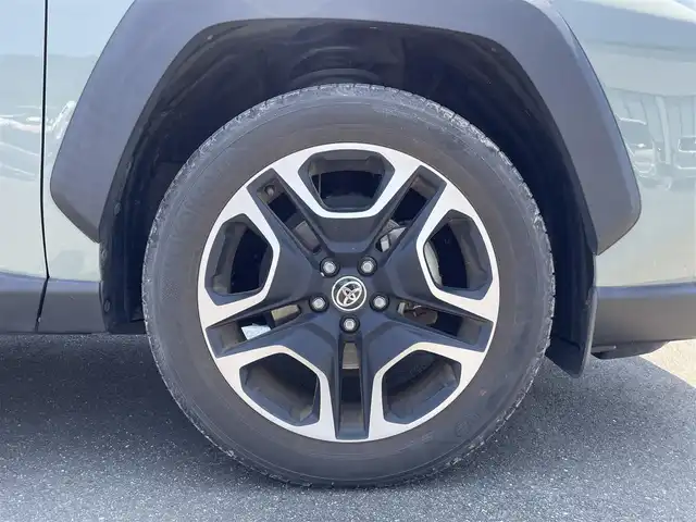 トヨタ ＲＡＶ４ アドベンチャー 茨城県 2020(令2)年 3.5万km アッシュグレーメタリック/アーバンカーキ 社外ナビ/【iPod・USB・SD・ＣＤ・ＤＶＤ・ＴＶ・ラジオ・ＢＴ・ＨＤＭＩ】/パワーシート/シートヒーター/エアシート/ステアリングヒーター/ダウンヒルアシストコントロール/レーダークルコン/ETC/Bカメラ/ルーフレール/前後コーナーセンサー/100V電源/ブレーキホールド/MTモード付AT/BSM/オートライト/Fフォグ