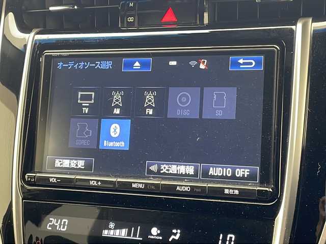 トヨタ ハリアー プレミアム 沖縄県 2017(平29)年 5.2万km ホワイトパールクリスタルシャイン 純正９型ナビ　【NSZT-Y66T】/　(フルセグＴＶ　Ｂｌｕｅｔｏｏｔｈ)　/バックカメラ　/サンルーフ　/Ｆ・Ｓ・Ｒエアロ　/電動リアゲート　/ハーフレザーシート　/ＬＥＤヘッドライト　/クルーズコントロール　/レーンキープアシスト　/ＥＴＣ