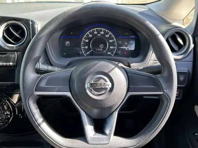 日産 ノート e－パワーX FOUR Bアロー 道央・札幌 2020(令2)年 7.3万km ブリリアントシルバー ・４WD/・衝突軽減ブレーキ/・全方位カメラ/・社外オーディオ/　AM＆FM＆AUX/・バックカメラ/・フロントカメラ/・サイドカメラ/・デジタルインナーミラー/・コーナーセンサー/・レーンキープアシスト/・オートライト/・オートエアコン/・プッシュスタート/・スマートキー/・電動格納ミラー/・社外フロアマット/・ドアバイザー/・ウィンカーミラー/・フォグライト/・スペアキー