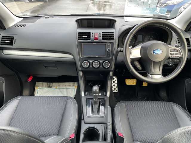 スバル フォレスター 2．0XT アイサイト 道東・釧路十勝 2014(平26)年 7.4万km ダークグレーメタリック 4WD/サンルーフ/社外ナビ/・フルセグ・BT・CD・DVD・ラジオ/バックカメラ/運転席パワーシート/ビークルダイナミックスコントロール/全車速追従機能付クルーズコントロール/パワーリヤゲート（メモリーハイト機能付き）/ドライブレコーダー/アイサイトVer3/車線逸脱警報/衝突軽減ブレーキ/X-MODE/SI-DRIVE/ETC