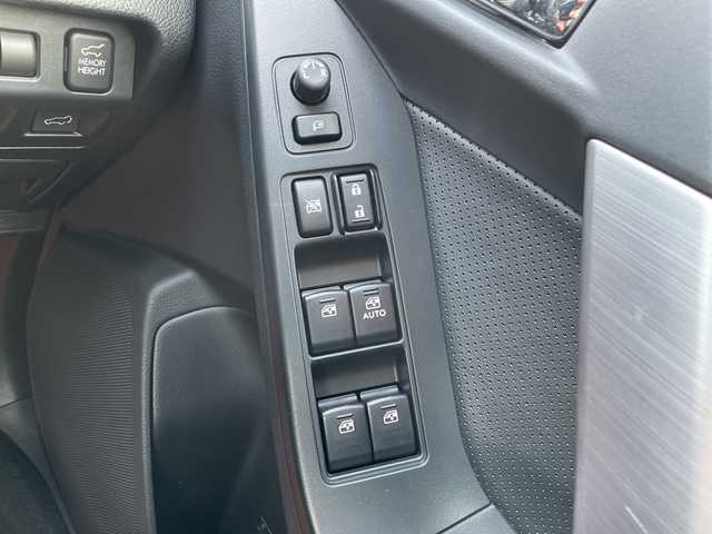 スバル フォレスター 2．0XT アイサイト 道東・釧路十勝 2014(平26)年 7.4万km ダークグレーメタリック 4WD/サンルーフ/社外ナビ/・フルセグ・BT・CD・DVD・ラジオ/バックカメラ/運転席パワーシート/ビークルダイナミックスコントロール/全車速追従機能付クルーズコントロール/パワーリヤゲート（メモリーハイト機能付き）/ドライブレコーダー/アイサイトVer3/車線逸脱警報/衝突軽減ブレーキ/X-MODE/SI-DRIVE/ETC