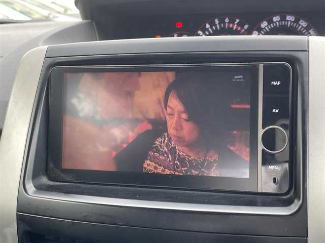 トヨタ ノア S 千葉県 2009(平21)年 7.8万km ブラック 純正メモリーナビ/（Bluetooth、フルセグTV、CD、DVD）/ビルトインETC/HIDヘッドライト/オールオートウィンドウ/ドアバイザー/純正フロアマット/スペアキー/保証書/取扱説明書