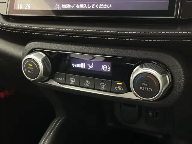 日産 キックス X 新潟県 2021(令3)年 4.6万km ブリリアントホワイトパール/ピュアブラック 2トーン 純正9インチナビ(型式：MM-323D-L)/・AM/FM/CD/DVD/Bluetooth/フルセグ/バックモニター/全周囲モニター/プロパイロット/衝突被害軽減システム/アダプティブクルーズコントロ―ル/レーンキープアシスト/ETC/フロントドライブレコーダー/デジタルインナーミラー/ハーフレザーシート/ルーフレール/純正LEDヘッドライト/オートライト/LEDフォグランプ/純正フロアマット/純正17インチAW夏タイヤ/ABS/横滑り防止機能/前後コーナーセンサー/オートブレーキホールド/ステアリングスイッチ/取扱説明書