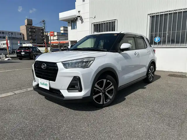 ダイハツ ロッキー G 富山県 2020(令2)年 2.7万km シャイニングホワイトパール パノラミックビューモニター/スマートキー/純正メモリーナビ(NMZK-W70D)/DVD/BT/フルセグTV/USB/ETC/衝突安全ブレーキ/レーンキープアシスト/オートハイビーム/クリアランスソナー/LEDヘッドライト/フォグ/プッシュスタート/横滑り防止装置/シートヒーター(D/N)/電格ウィンカーミラー/アイドリングストップ/純正フロアマット/純正ドアバイザー/オートリトラミラー/保証書・取説・ナビ取説/社外AWスタッドレス車載(195/65R16)